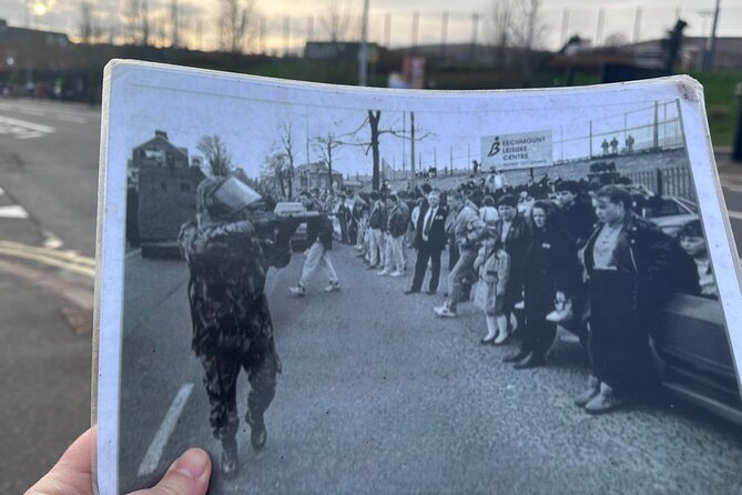 2 Hour Private Belfast Taxi Cab Tour of Troubles & Peace walls - Divis Street’s international murals