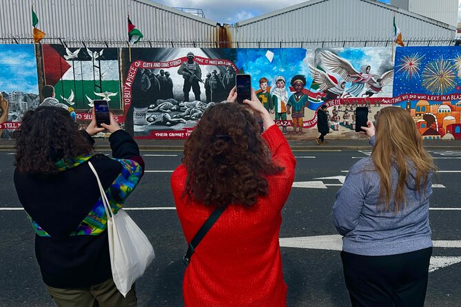 2 Hour Private Belfast Taxi Cab Tour of Troubles & Peace walls - Bombay Street and the roots of community defense