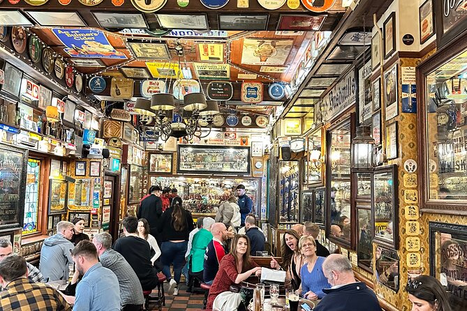 4 Hours Private Tour Discover The Best of Belfast - The Peace Wall, explained from both sides
