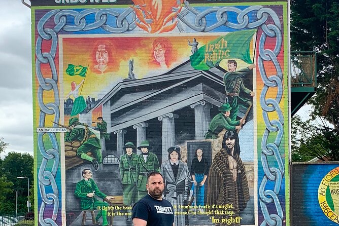Award Winning Exclusive 2 Hr Private Belfast Black Taxi Cab Tour - The International Mural Wall on Divis Street