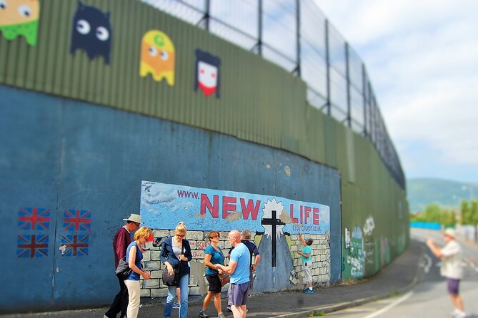 Award Winning Express 2 Hours Belfast Black Taxi/Cab tours - Why a black cab is the right way to see Belfast’s divided neighborhoods