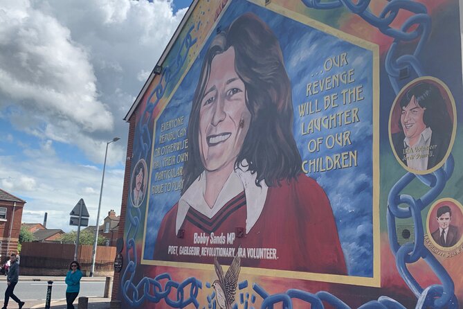 Belfast city and Mural 4 hour tour - Belfast’s murals tell two sides of one troubled city