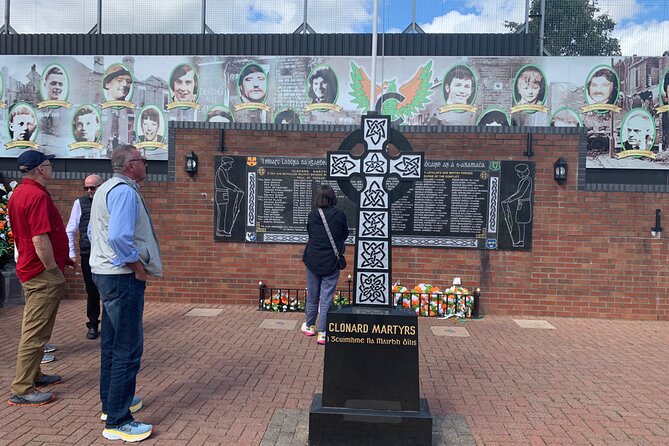 Belfast city and Mural 4 hour tour - Why a private group changes the experience