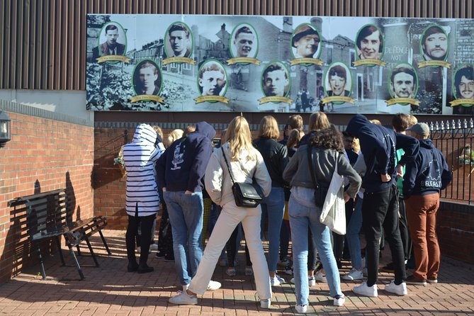 Belfast political history and mural unique private 90 min tour - Starting at Belfast City Hall