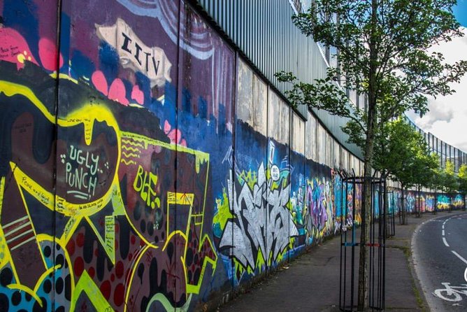 Belfast Political & Murals Tour - Belfast’s Murals Tell Two Sides of a Divided City