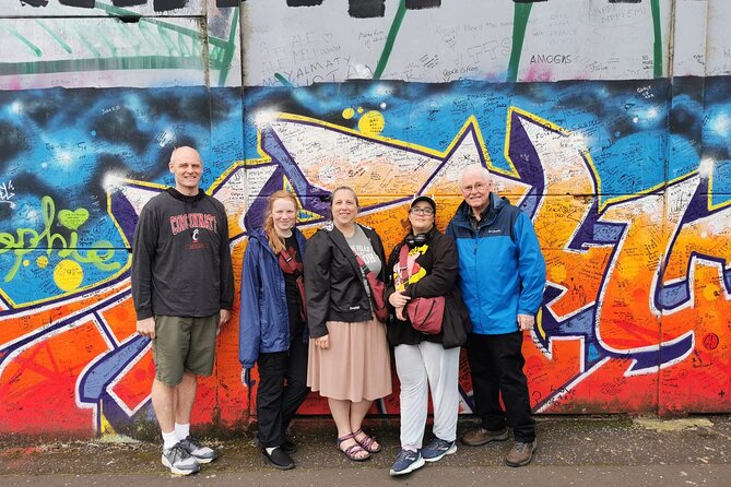 Belfast's Political Mural Taxi Tour - What the private taxi format changes
