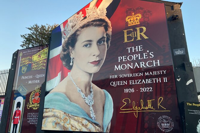 Best of Belfast Driving Taxi Tour with Political Murals - Why the political murals give this tour its purpose