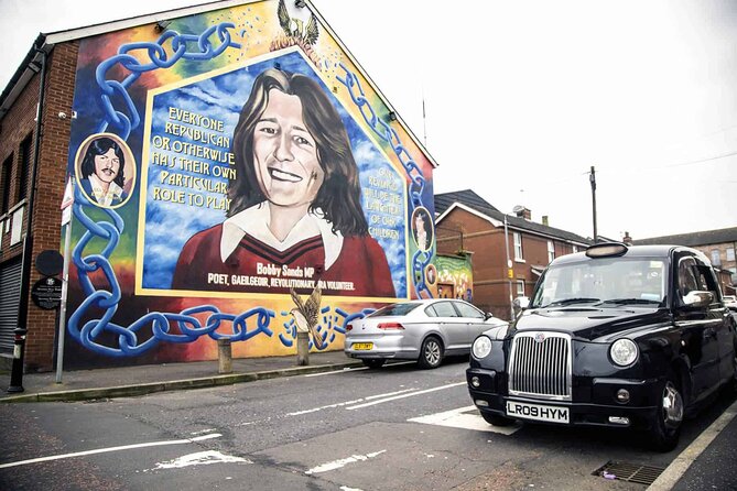 Black Taxi Tour and Crumlin Road Gaol tour Combo - The Peace Wall and the photographs that stay with you