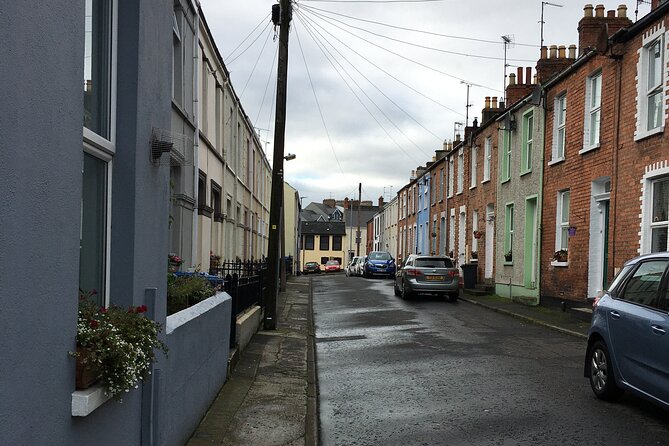 Derrie Danders: A Self-Guided Audio Tour of the Riverside and South City - The War Memorial and the Diamond