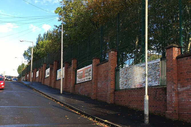 Derrie Danders: A Self-Guided Audio Tour of the Riverside and South City - Shipquay Gate and the city walls