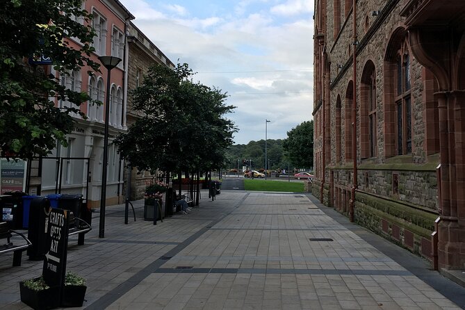 Derrie Danders: Highlights of the Walled City a Self-Guided Audio Tour - Bishop’s Gate and the Double Bastion