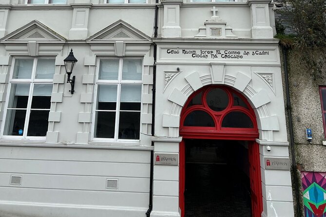 Derrie Danders: Unveiling Derry's Dark & Haunted Past Audio Tour - Roaring Meg and the banshee’s warning