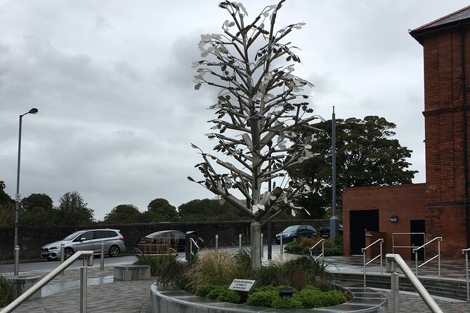 Derrie Danders: Wander around the Waterside on a self-guided GPS audio tour - How the self-guided format works