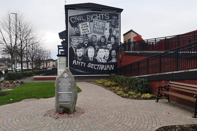 Derry City: The Bloody Sunday Story - Walking Tour - Republican murals and the civil rights story