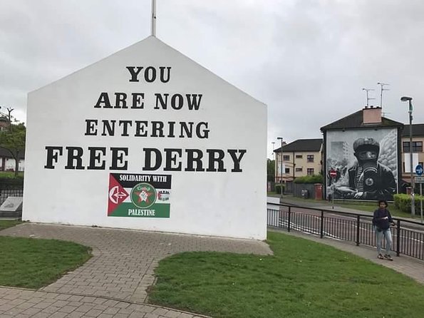 Derry Londonderry Private Full Day Tour From Belfast - Walking Derry’s 17th-century walls