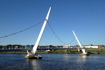Derry Londonderry Private Luxury Full Day Tour From Belfast
