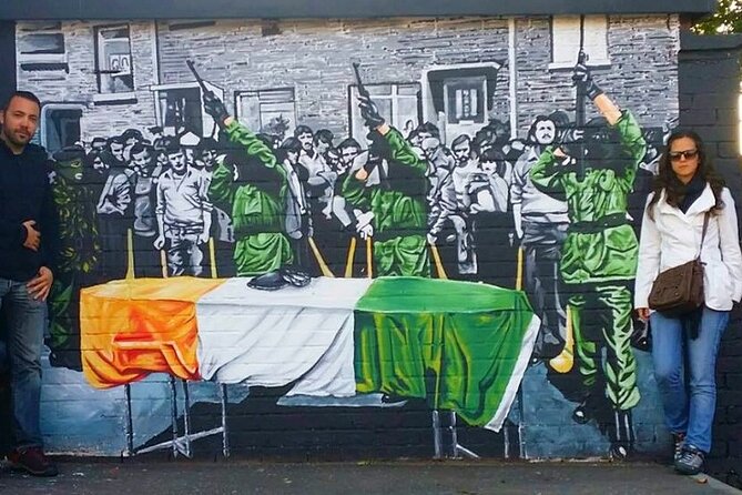 Express Terror and Peace 90 min Private Belfast Cab /Taxi Tour - The Peace Wall and Belfast’s unfinished division