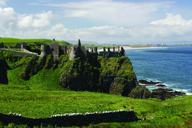 From Belfast-Giants Causeway, Dunluce Castle and Dark Hedges tour - What the bus ride means for your day