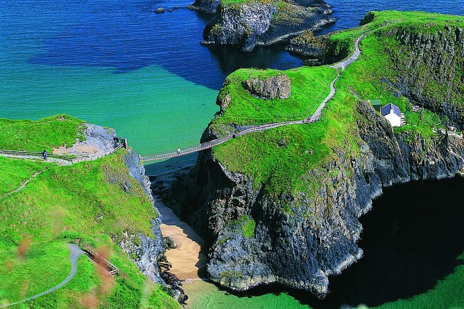 Giant's Causeway Tour including Game of Thrones Sites from Belfast - Dunluce Castle gets only five minutes