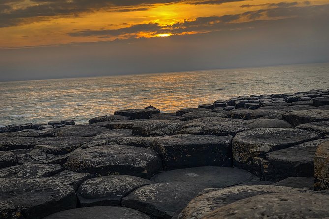 Giants Causeway Tour from Belfast + FREE Belfast Mural Tour - Game of Thrones locations and possible changes