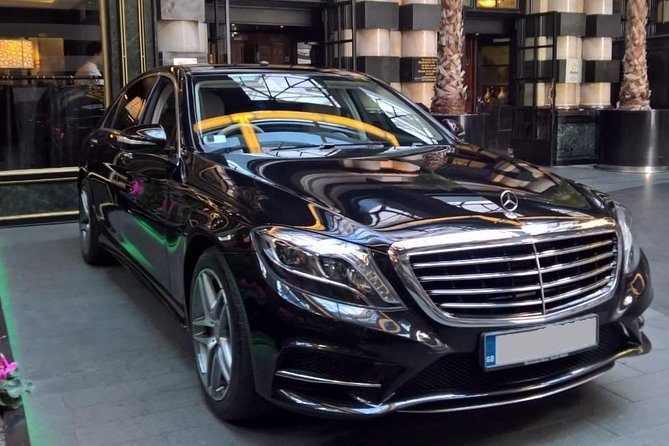 Luxury Private Hire Tour for 2- 6 people around Northern Ireland - What the $877.51 Group Price Really Means