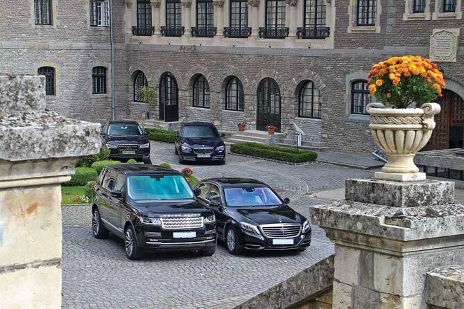 Luxury Tours Belfast. Full day Private Hire Tour for 2- 6 people - Carrick-a-Rede brings the day outdoors