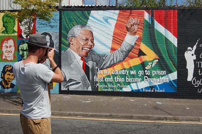 N0 1 Belfast black cab Irish and British mural 2hr private tour - Bombay Street and the beginning of the Troubles