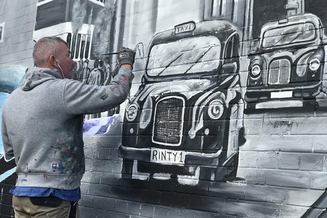 Original Drivers Belfast Taxi/Cab Tour 2 hour private adventure - The old hanging jail and the path to the Maze