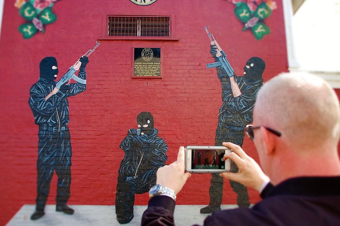 Original Private Belfast Troubles and Peace Cab/Taxi Tour 2 Hours - Falls Road and the International Mural Wall