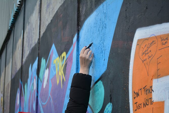 Private 1 Hour Belfast Taxi cab Tour - Falls Road and the Bobby Sands mural