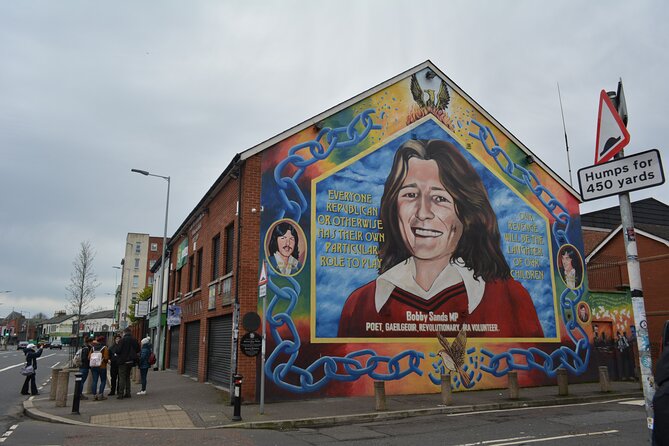 Private 1 Hour Belfast Taxi cab Tour - How the guide shapes the experience