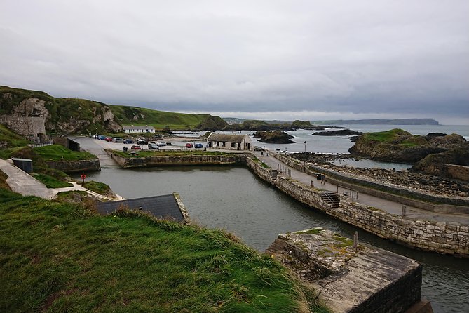 Private Giants Causeway and Antrim Coast Tour - The Giant’s Causeway deserves your full attention