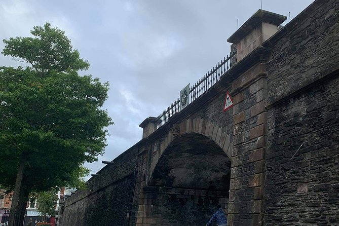 Private Guided Walking Tour in Derry City - Republican and Loyalist perspectives