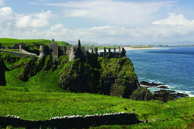 Titanic Experience and Giant's Causeway tour from Belfast - Belfast pickup and the Dublin connection