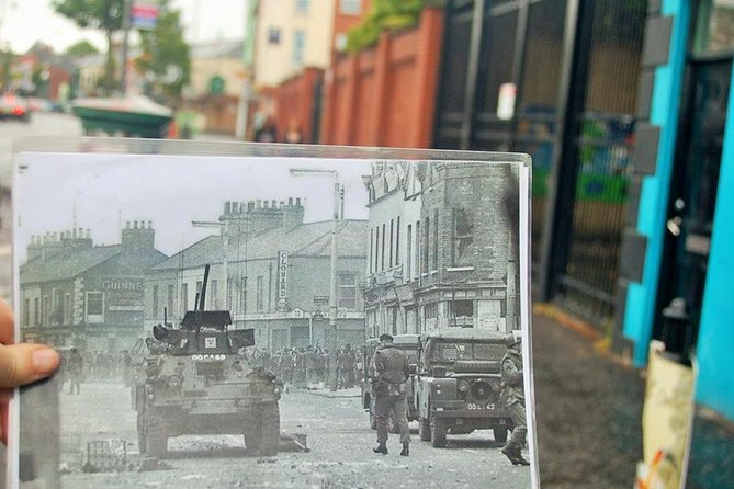 World Famous Belfast City Centre Black Cab/Taxi Tour 2 Hours - Divis and the narrow streets near Falls Road